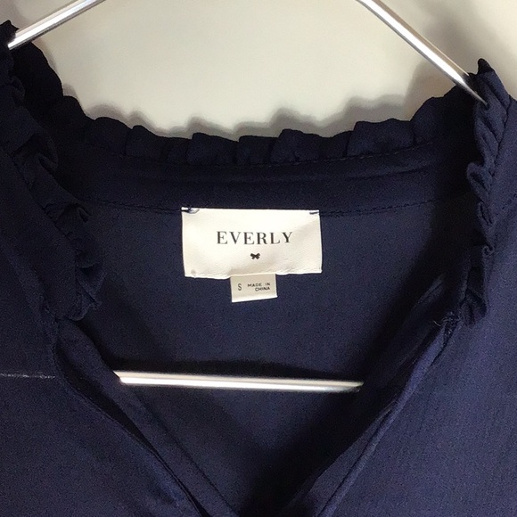 Everly > Navy Frilly Blouse Small - Picture 7 of 9